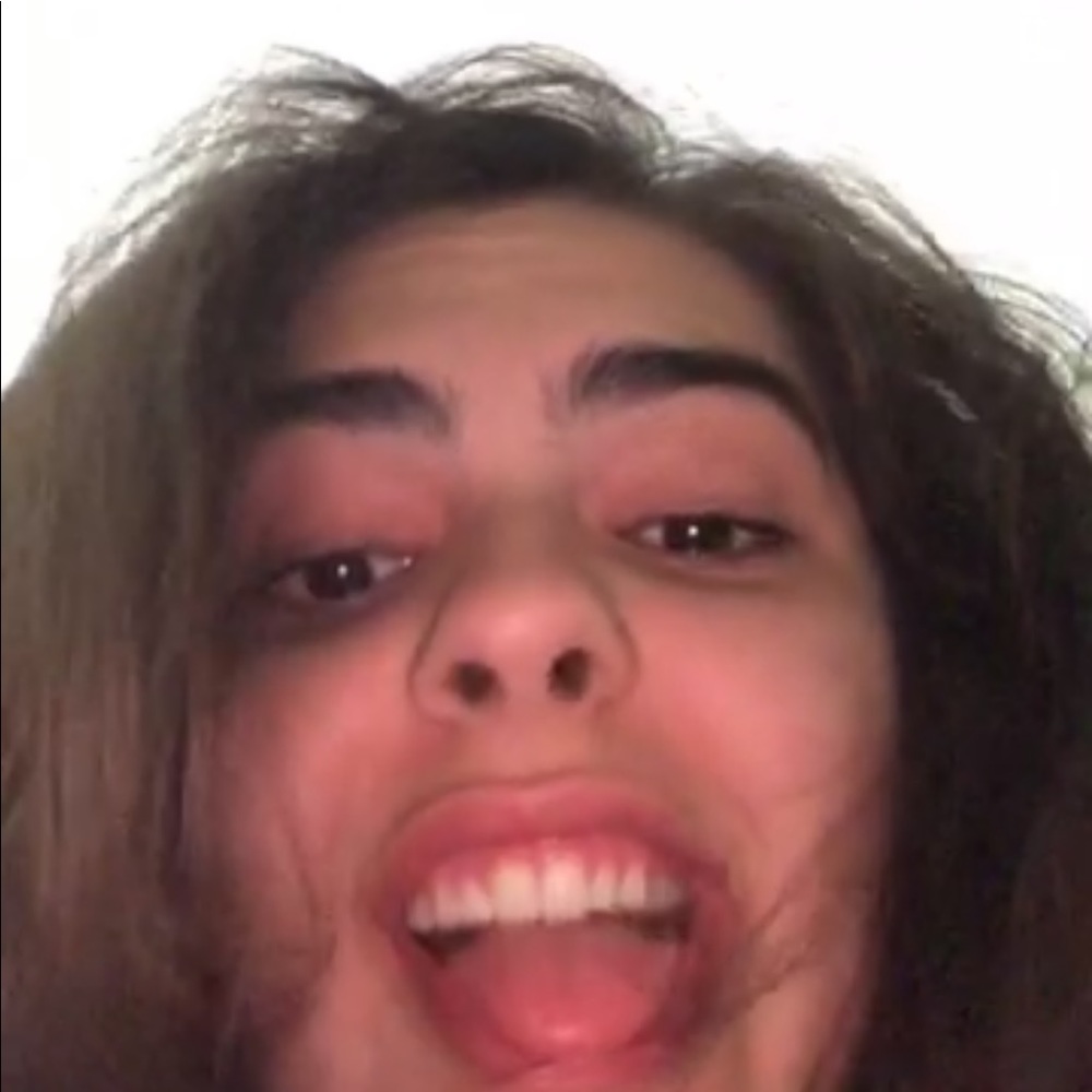 Meet your Posher, Dani